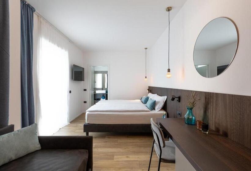 بنسيون Vistalago Torbole