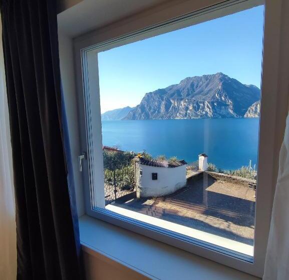 بنسيون Vistalago Torbole