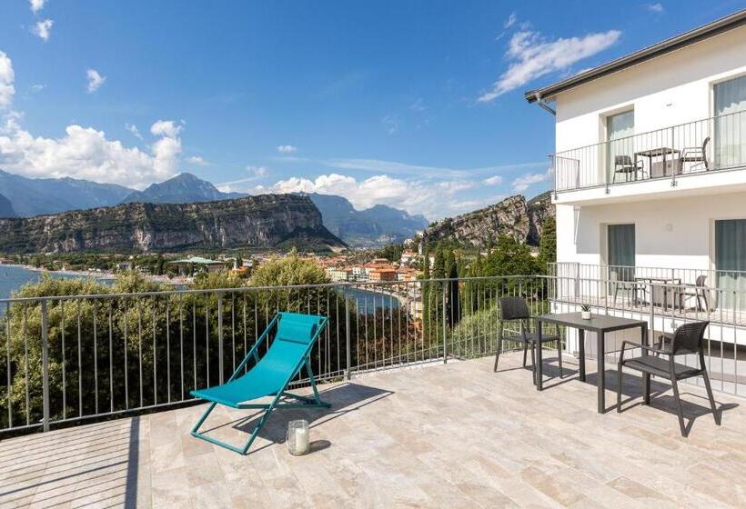 بنسيون Vistalago Torbole