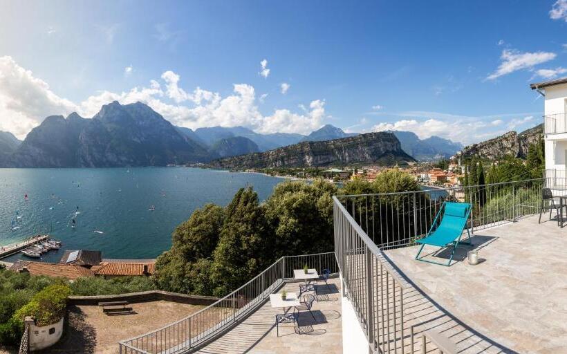 بنسيون Vistalago Torbole