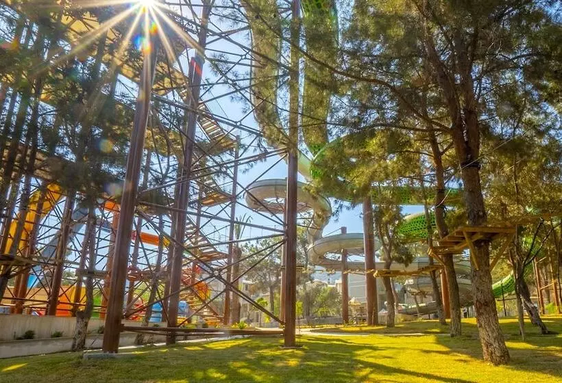 Lomakeskus Long Beach Club Nature - Ultra All Inclusive