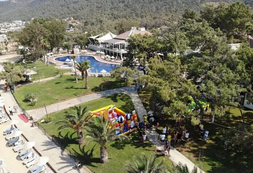 Lomakeskus Long Beach Club Nature - Ultra All Inclusive