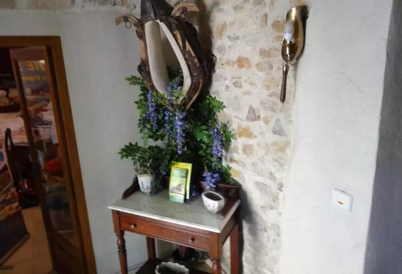 Aamiaismajoitus (B&B) La Vieille Tour