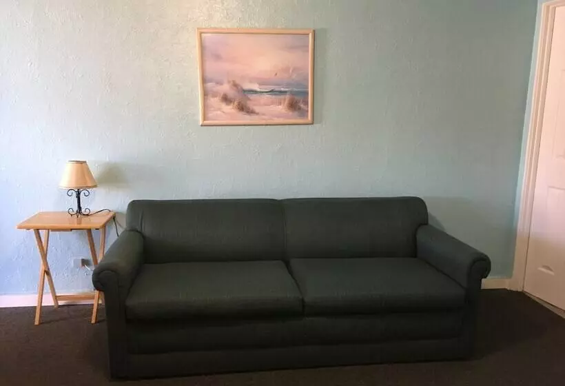 Harbor Mist Family Motel