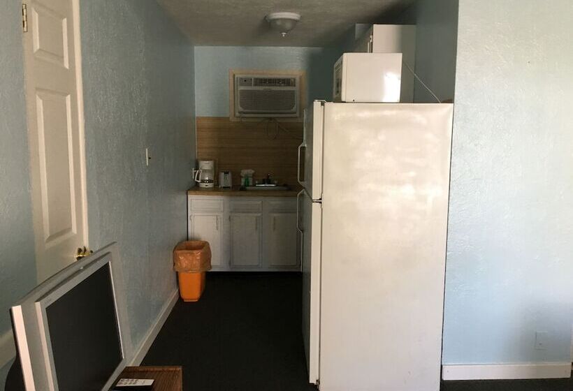 Harbor Mist Family Motel