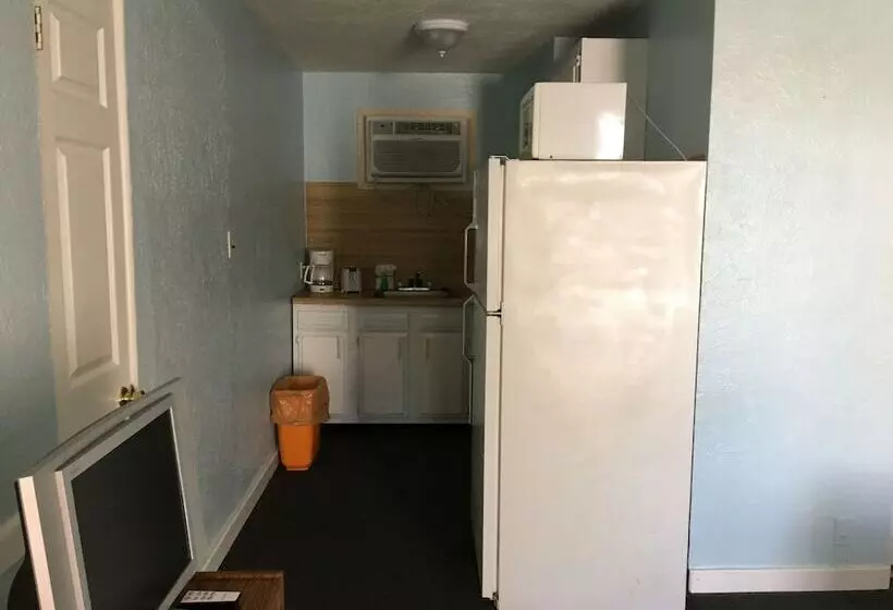 Harbor Mist Family Motel