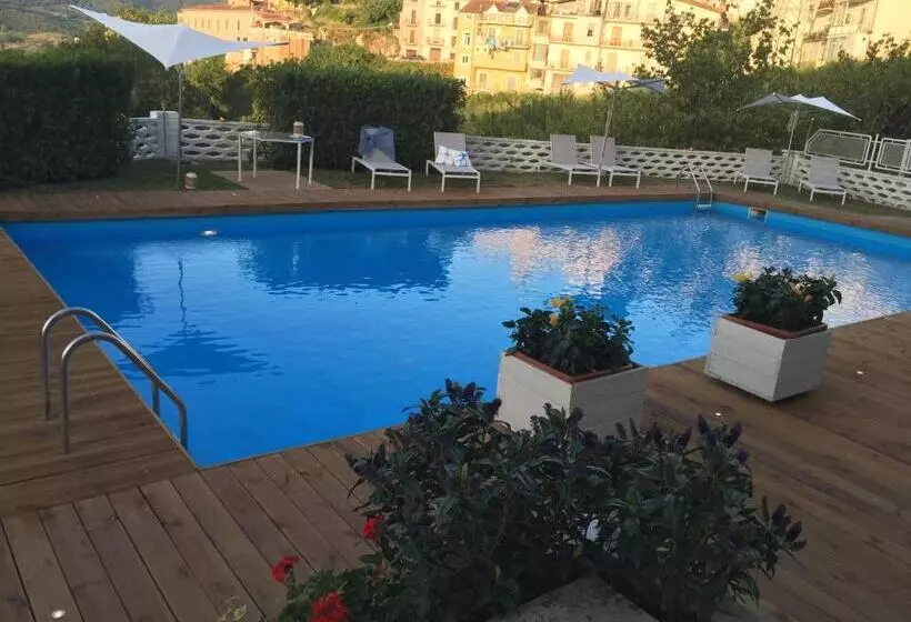 Hotelli Albergo Ristorante Cavaliere