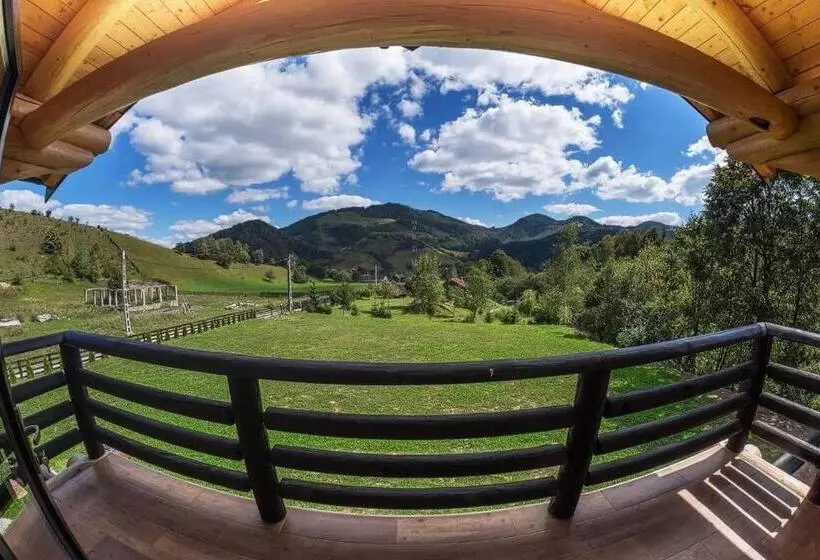 هتل Casa Pădurarului