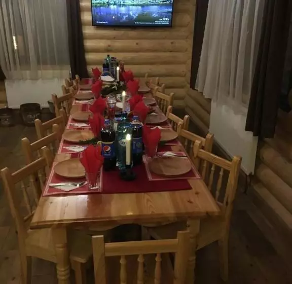 هتل Casa Pădurarului