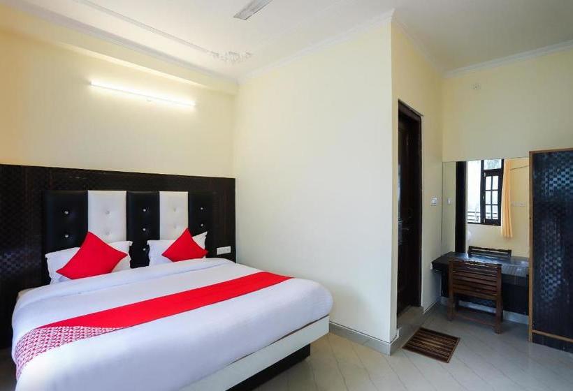 Hotelli Oyo 60523 The Nirvana