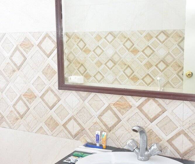 בית מלון כפרי Arya Palace