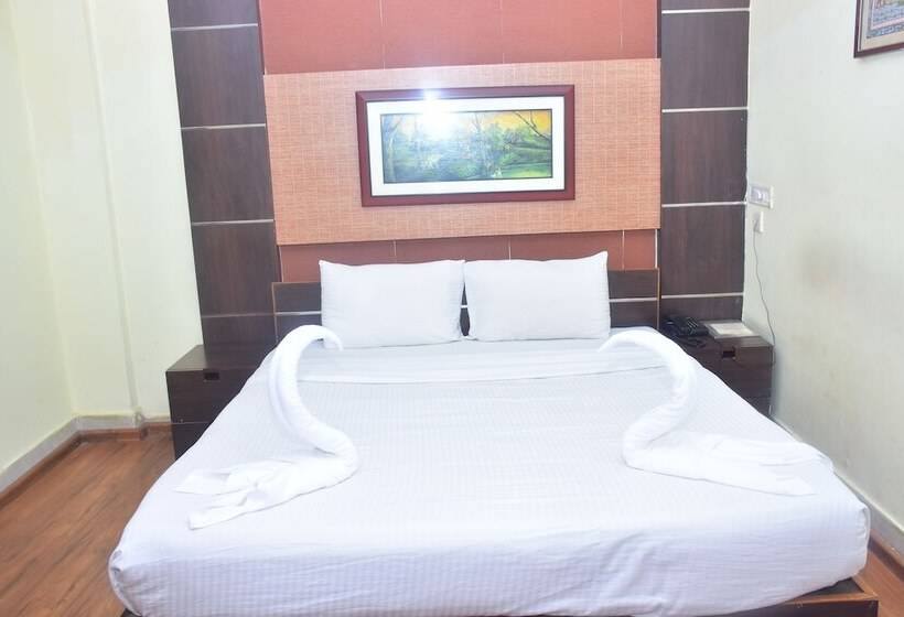 בית מלון כפרי Arya Palace