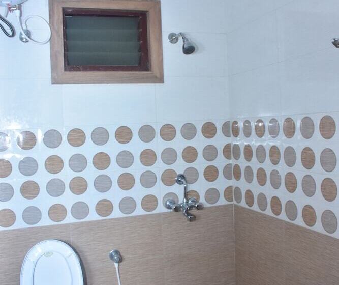 בית מלון כפרי Arya Palace