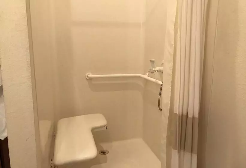 酒店 Backyard Garden Oasis