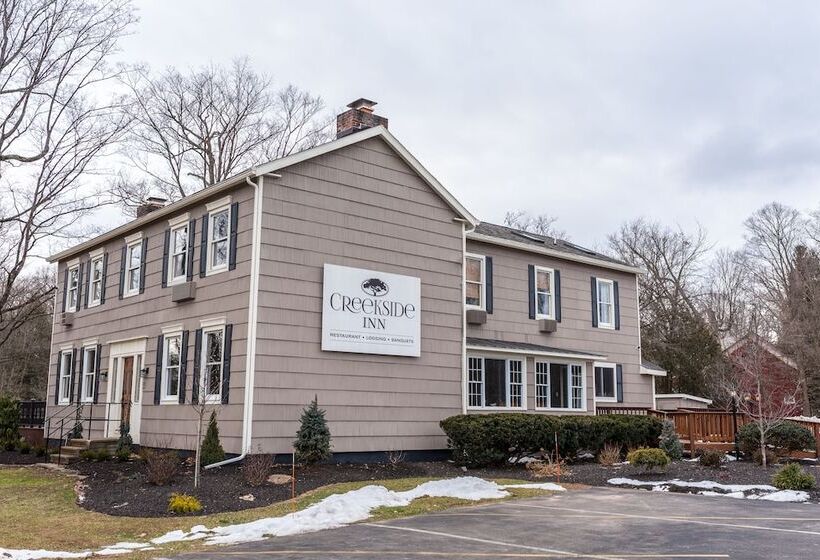 ホテル Creekside Inn