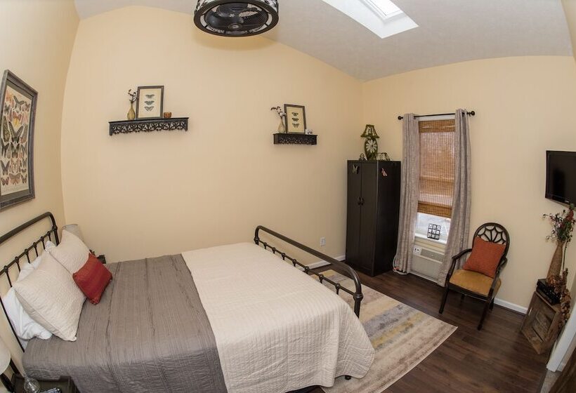 ホテル Creekside Inn