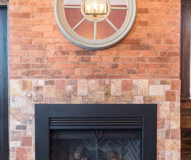 ホテル Creekside Inn