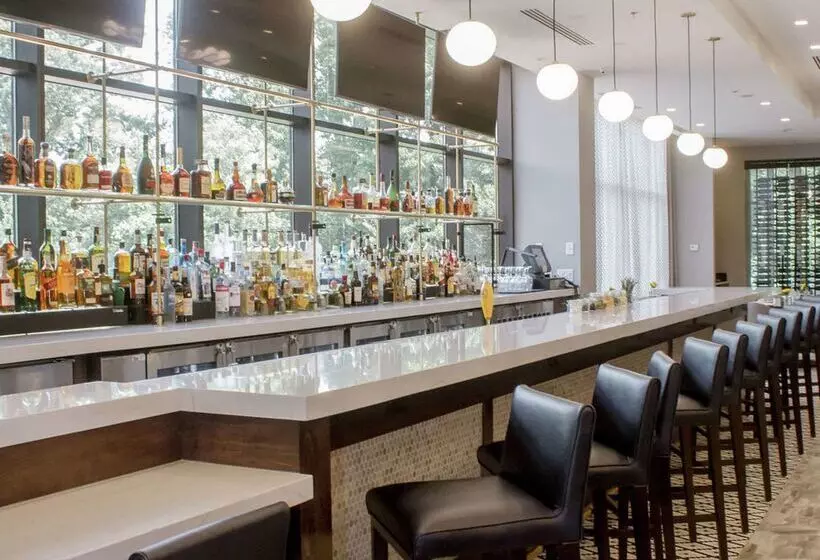 Doubletree By Hilton Hotel Charlottesville