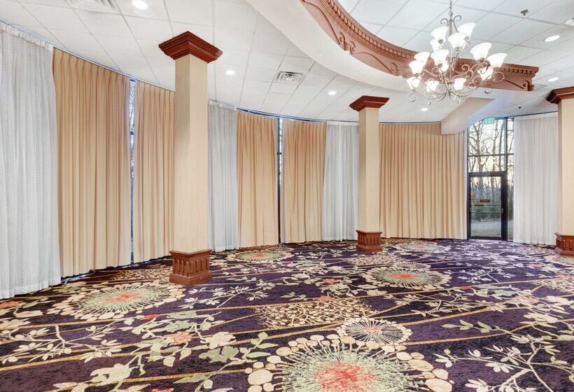 Doubletree By Hilton Hotel Charlottesville