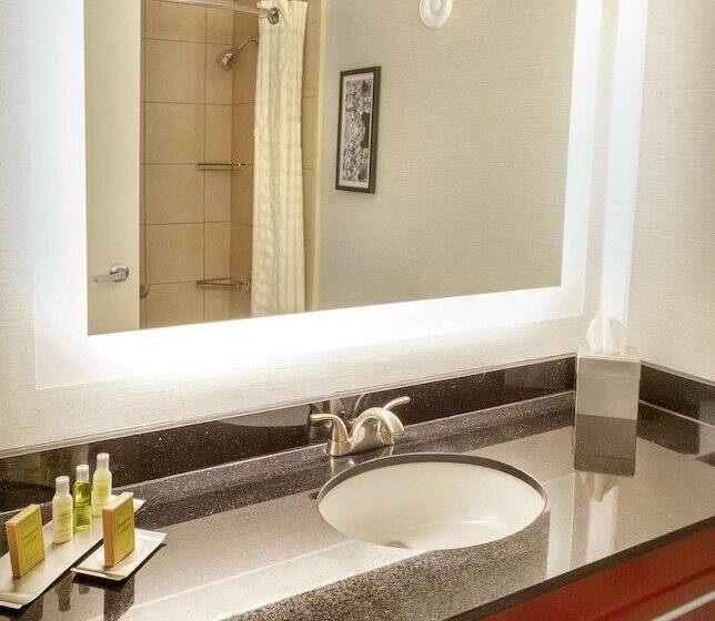 Doubletree By Hilton Hotel Charlottesville