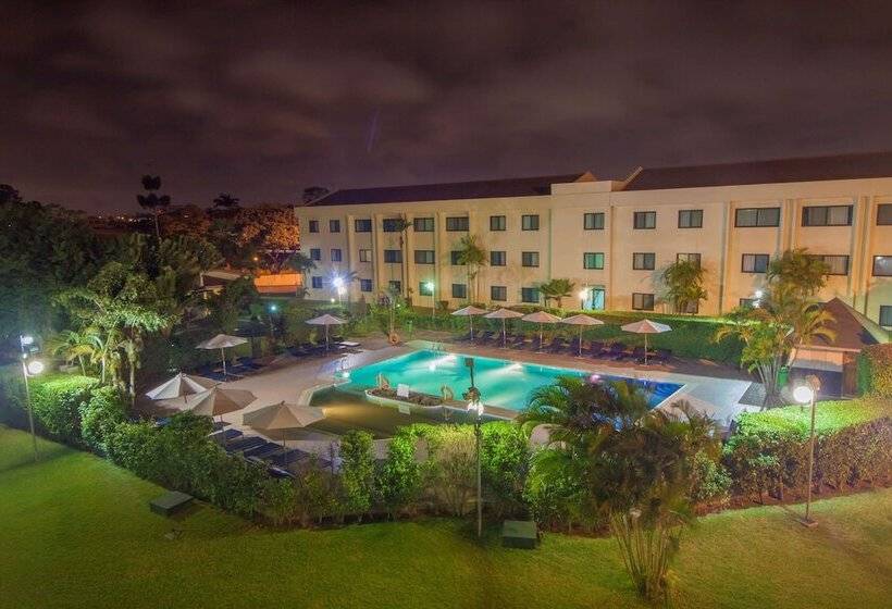 בית מלון כפרי Fiesta Royale