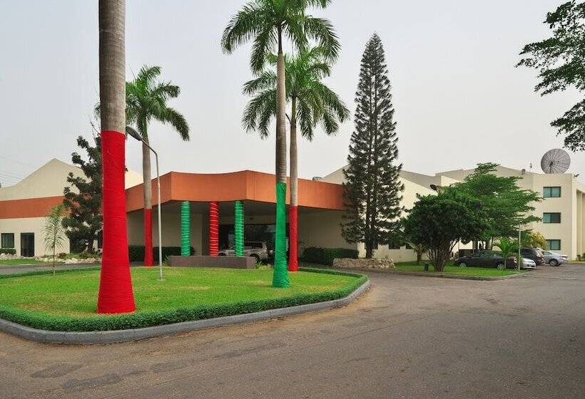 בית מלון כפרי Fiesta Royale