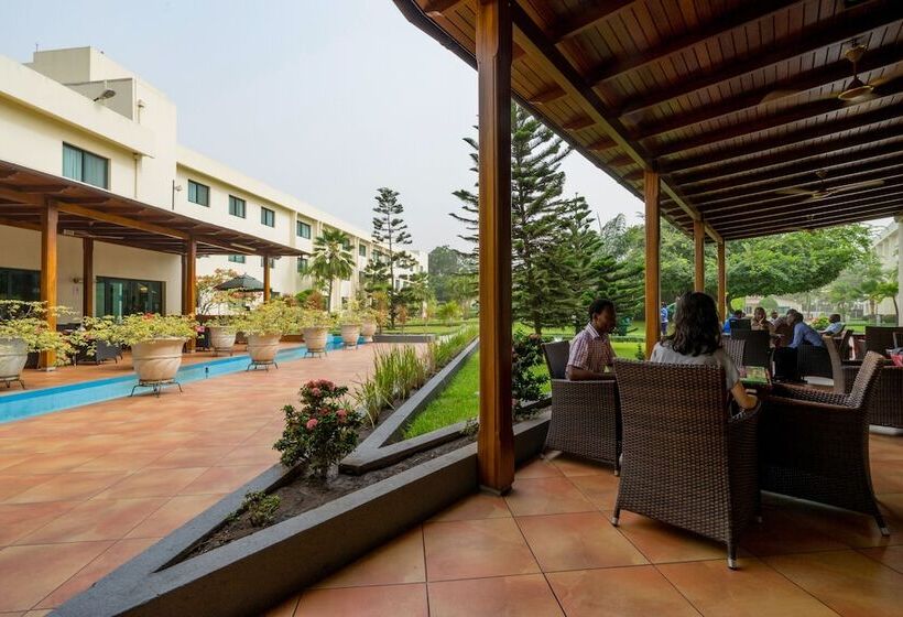 בית מלון כפרי Fiesta Royale