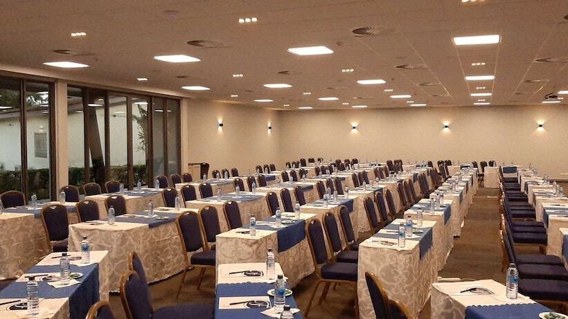 בית מלון כפרי Fiesta Royale