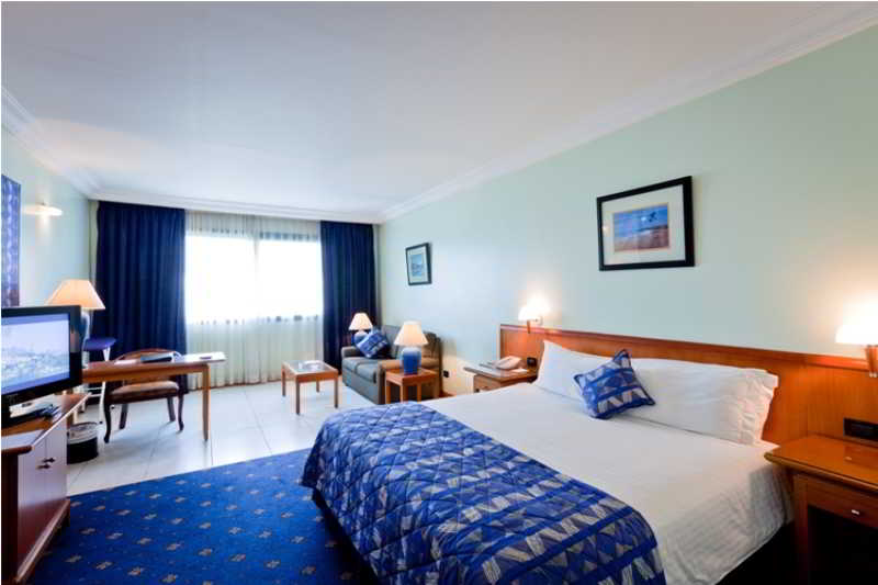 בית מלון כפרי Fiesta Royale