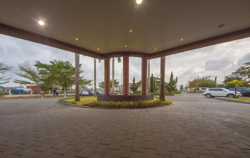 בית מלון כפרי Fiesta Royale