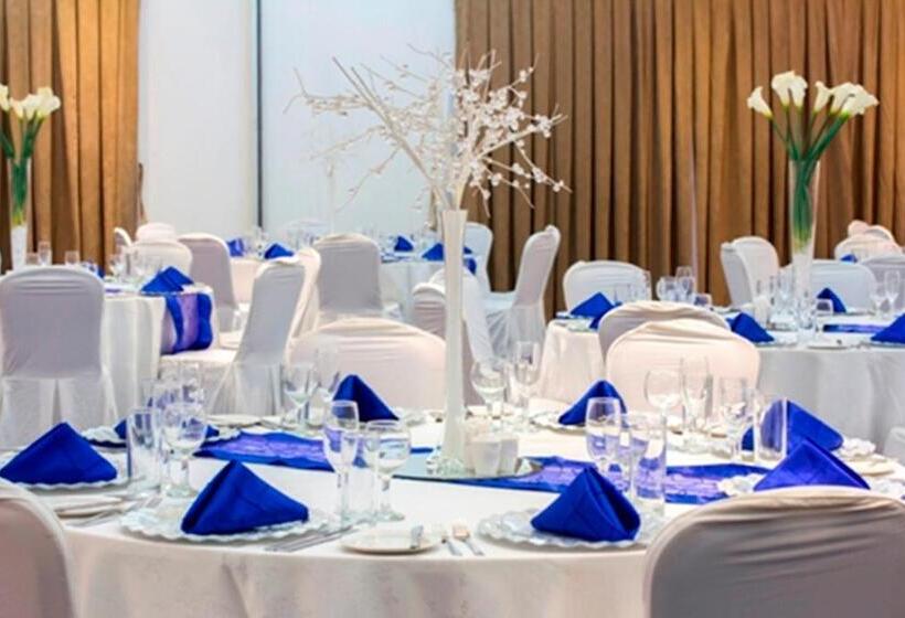 בית מלון כפרי Fiesta Royale