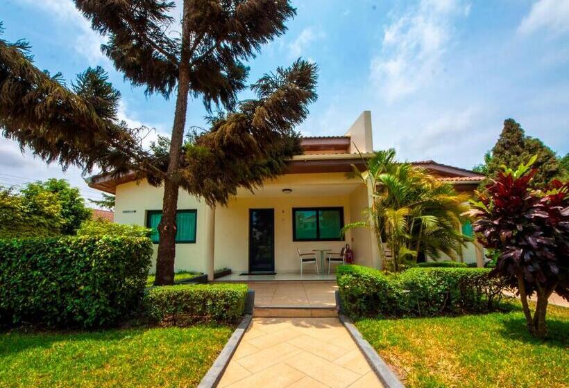 בית מלון כפרי Fiesta Royale