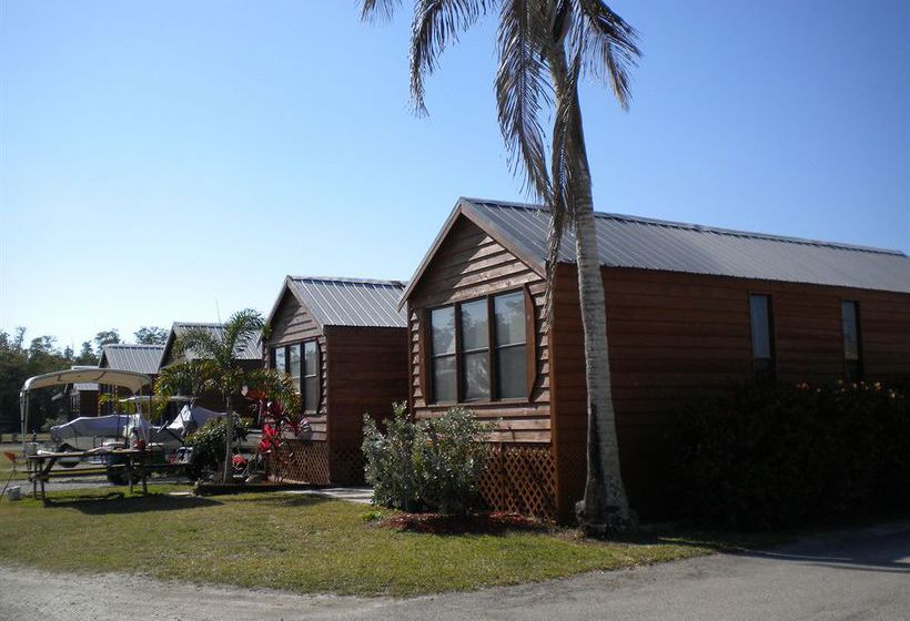 فندق Glades Haven Cozy Cabins