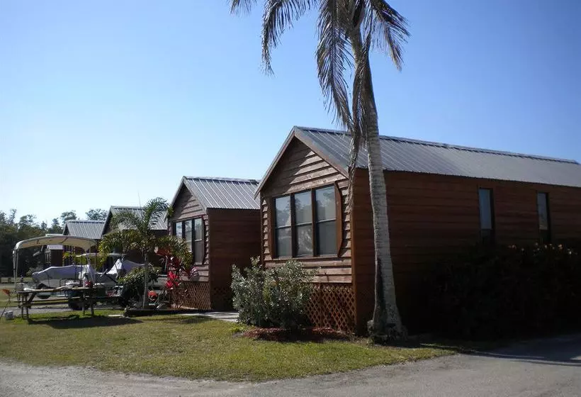 ホテル Glades Haven Cozy Cabins