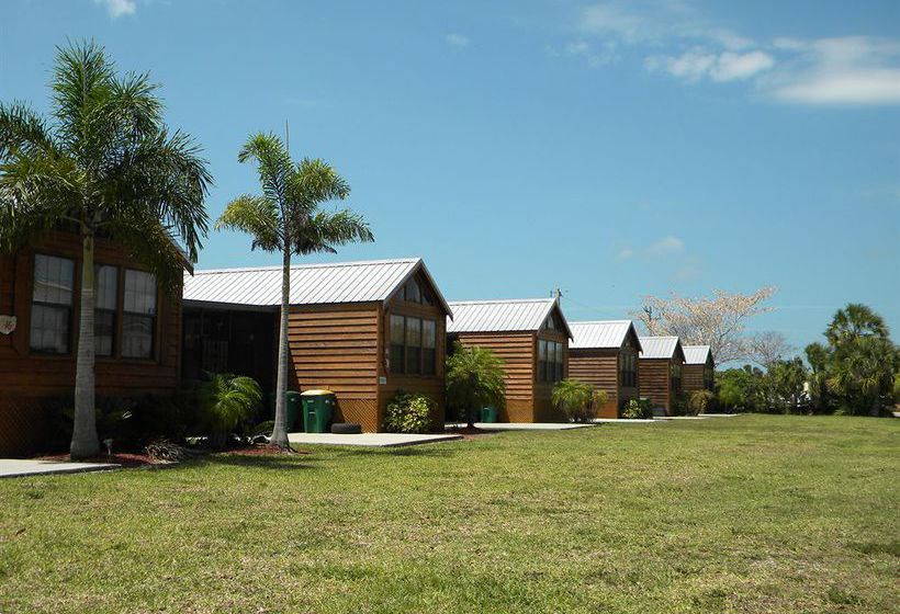فندق Glades Haven Cozy Cabins