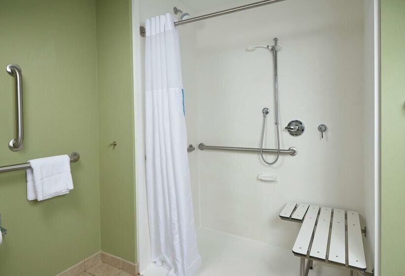 בית מלון כפרי Hampton Inn Bermuda Run