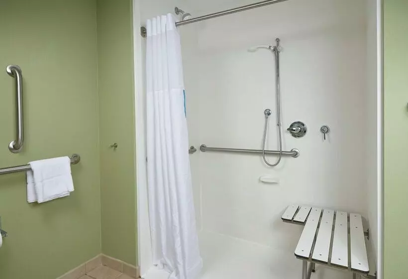 호텔 Hampton Inn Bermuda Run