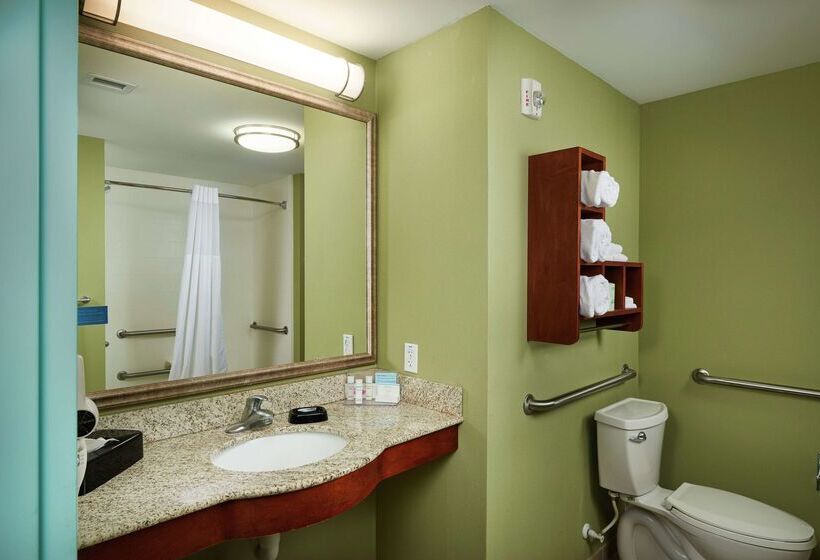 בית מלון כפרי Hampton Inn Bermuda Run