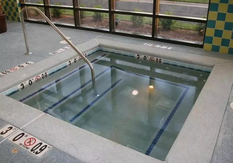 호텔 Hampton Inn Bermuda Run