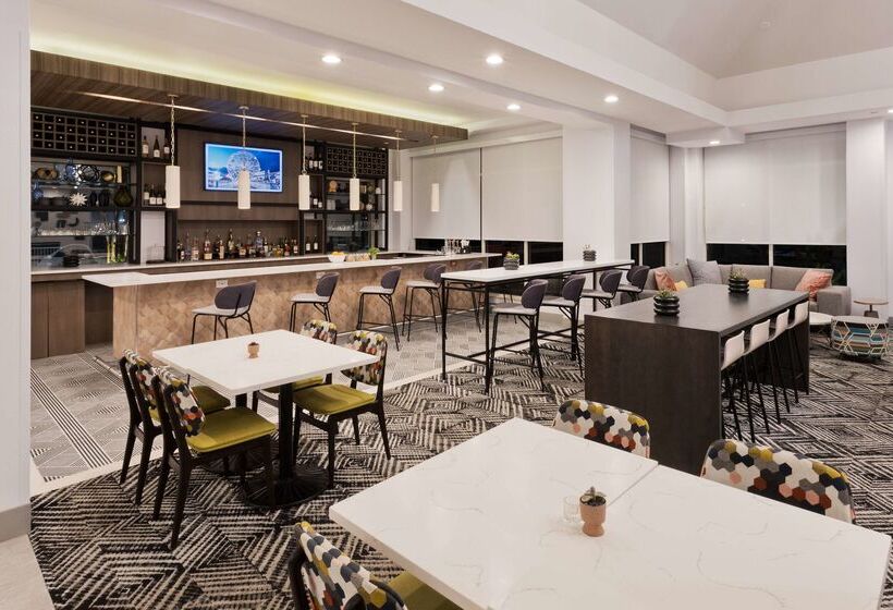 בית מלון כפרי Hilton Garden Inn Birmingham/lakeshore Drive