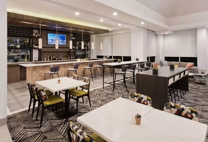 هتل Hilton Garden Inn Birmingham/lakeshore Drive