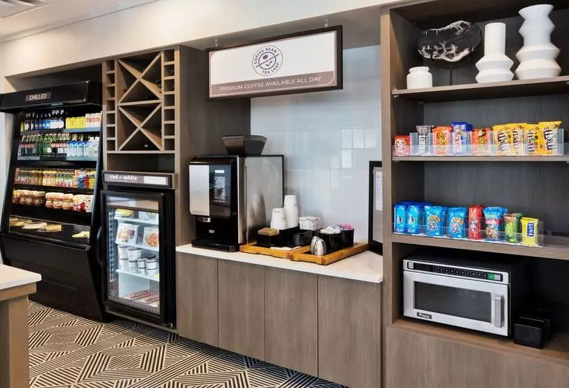 هتل Hilton Garden Inn Birmingham/lakeshore Drive