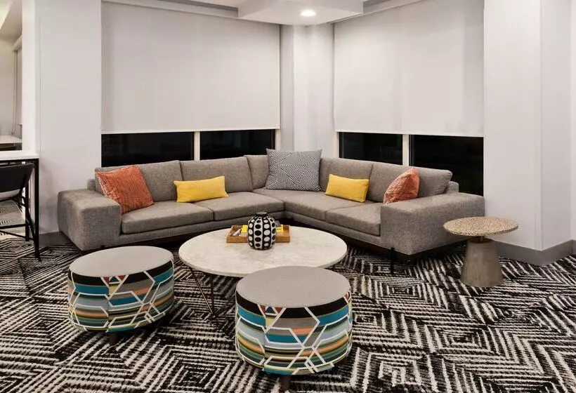 هتل Hilton Garden Inn Birmingham/lakeshore Drive