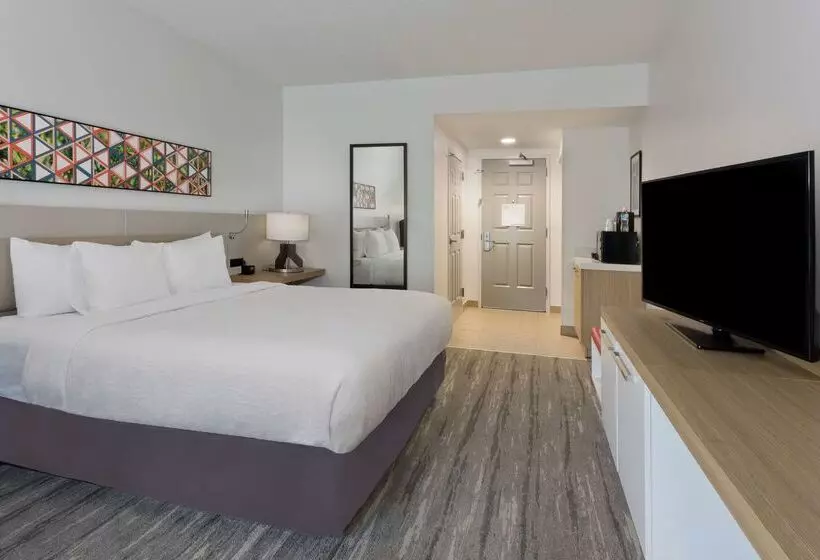 هتل Hilton Garden Inn Birmingham/lakeshore Drive