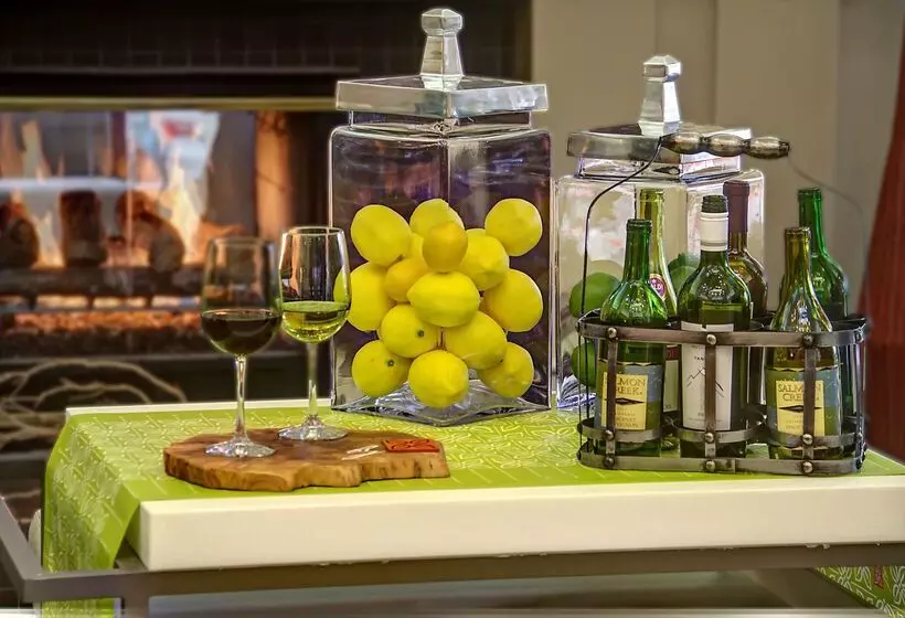 Отель Nash Haus