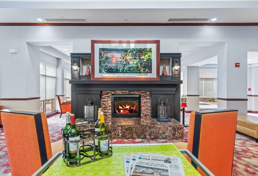 בית מלון כפרי Hilton Garden Inn Starkville