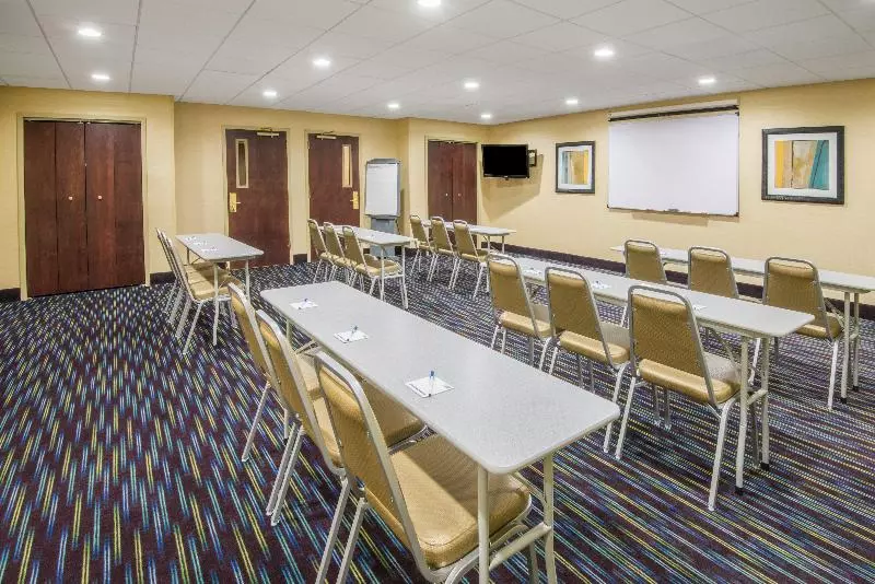 Holiday Inn Express Hotel & Suites Ashland, An Ihg