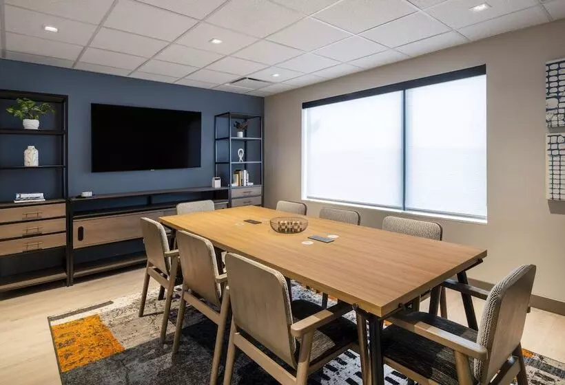 Hotelli Atwell Suites Austin Airport, An Ihg