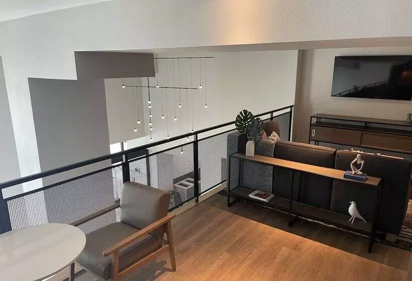 Hotelli Atwell Suites Austin Airport, An Ihg