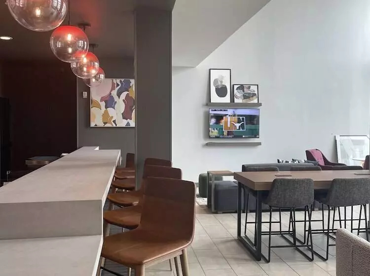 Hotelli Atwell Suites Austin Airport, An Ihg